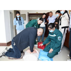 提高公众自救与互救能力 双峰县人民医院现场救护“第一目击者”培训进机关