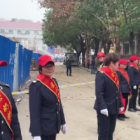 红视频｜“爱心奶奶”护学岗 “雷锋精神”永传承