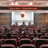 娄星区法院：邀请新入职民警走进法院旁听庭审