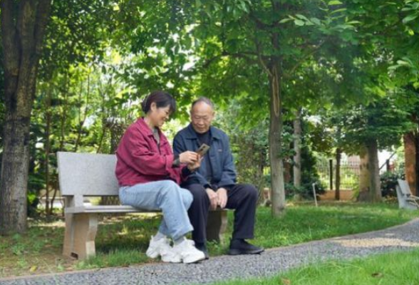 娄星区小山坪屋场：美丽家园胜花园