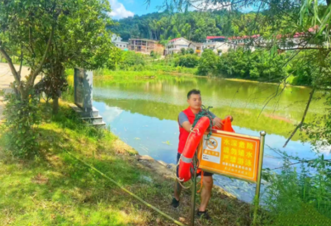 娄星区杉山镇多措并举筑牢防溺水安全防线