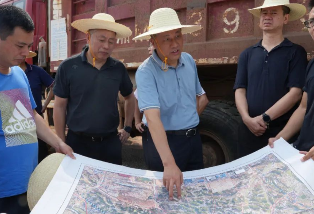 肖雄杰率队开展项目建设调研