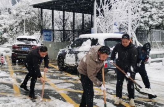 娄底市中心医院全力做好低温雨雪冰冻天气应急防范和医疗保障工作