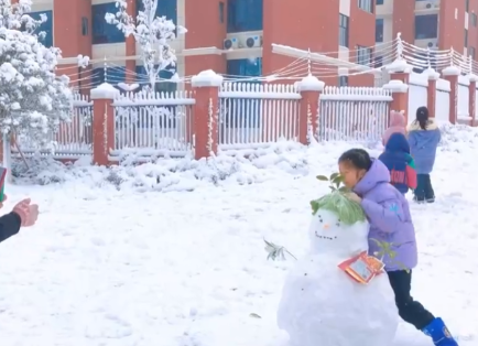 红视频｜尽享玩雪乐趣 娄底“小辣椒”出动