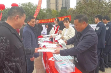 冷水江：倡导新年禁毒新理念 展现新时代禁毒新成效
