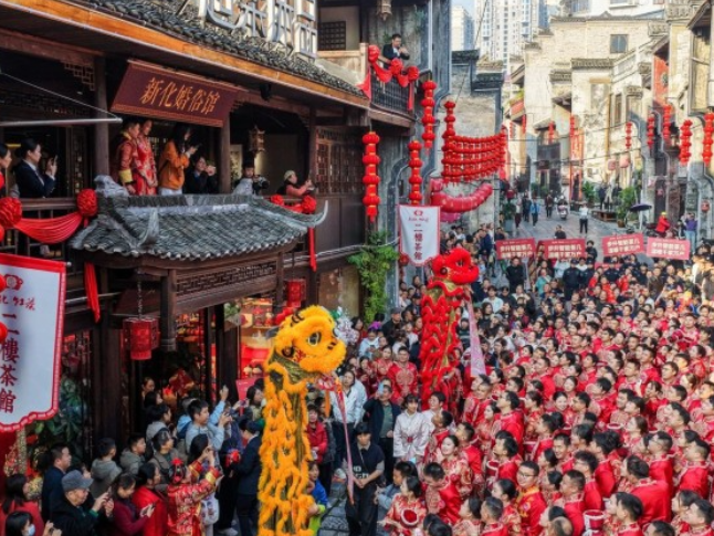 以国潮为媒 以礼乐为证 湖南集体婚礼激活传统婚俗生命力