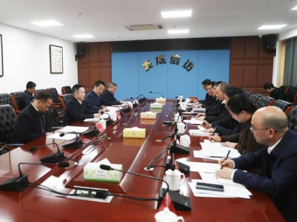 何朝晖到娄底市信访局调研并主持召开信访工作座谈会