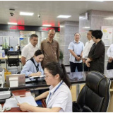 零距离听民声 面对面促发展——市住房公积金管理中心开展“陪伴群众办事走流程”活动