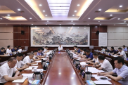 曾超群主持娄底市委理论学习中心组2025年第七次集体学习