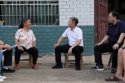 曾超群在双峰县暗访：健全“人财物事”管理机制 夯实乡村振兴基础支撑