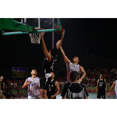 “村BA”三一杯决赛燃爆涟源：湄江夺冠 湘中黑牛成奖品