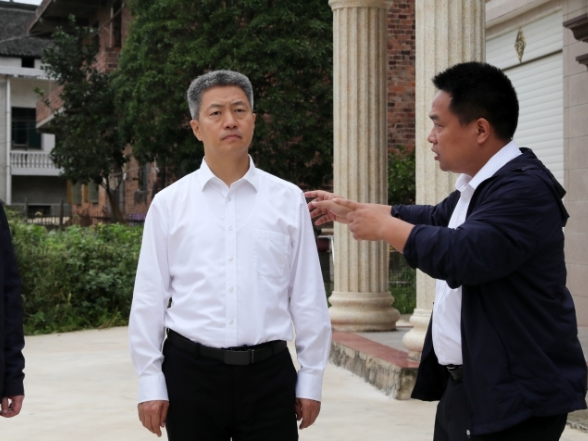 曾超群赴涟源市调研：坚持久久为功因地制宜 扎实推进乡村全面振兴