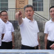 曾超群在双峰县调研：坚持源头治理标本兼治 推动实现绿色发展