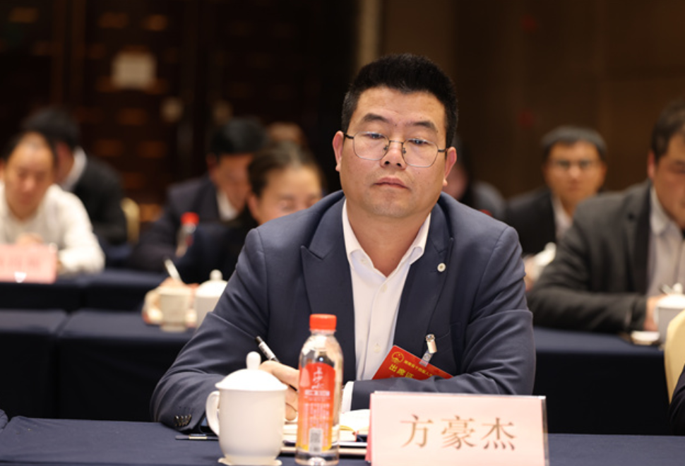 两会现场丨方豪杰：聚力破解产业发展瓶颈 推动新化电子陶瓷产业集群升级