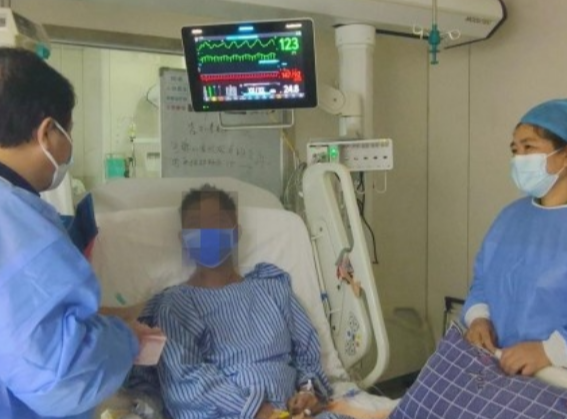 爱心汇聚暖流,娄底潇湘职业学院师生为患病学生踊跃捐款