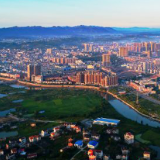 何朝晖主持召开市政府常务会议 研究部署统计、安全生产等工作