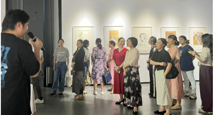 尋找藝術(shù)與智慧之美｜湖南省委黨校女教職工赴湖南省圓點(diǎn)美術(shù)館參觀學(xué)習(xí)