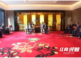 华学健会见老挝教育与体育部副部长苏里乌冬·孙达拉博士