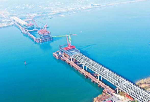 暮坪湘江特大桥东西两岸涉水引桥顶推完成 预计2024年具备通车条件