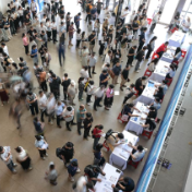 虚假招聘、就业歧视、高薪诱骗……各地集中查处一批违法招聘案件