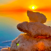 叹为观止！罗布泊腹地“水上雅丹”梦幻绮丽