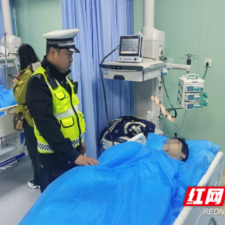 桃江：这名“代驾”很暖心