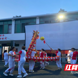 赫山泉交河镇：电影下乡“点亮”农民“夜生活”