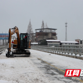 南县：迎战冰雪保畅通 “浴雪”奋战护平安