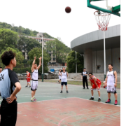 湖南体育产业集团一行来益考察 深入探讨交流体育产业合作