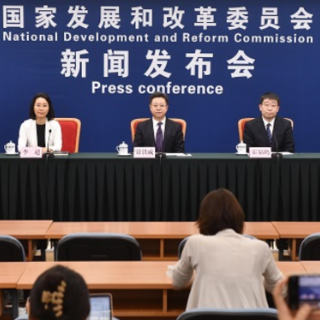 发改委:截至6月底,我国累计建成各类充电桩超过660万台