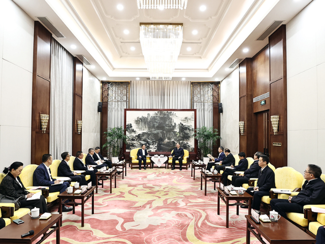 省政府与特变电工举行工作会谈 毛伟明张新出席