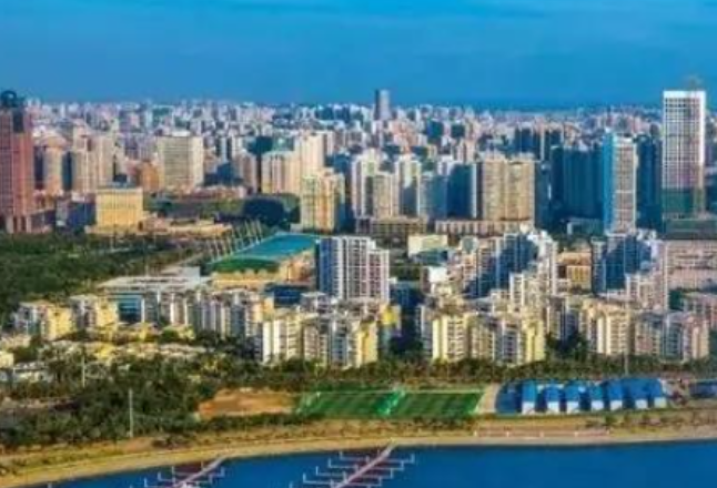 海南封关带火旅游消费：三亚免税销售连续4天破亿，备婚情侣“打飞的”买金}