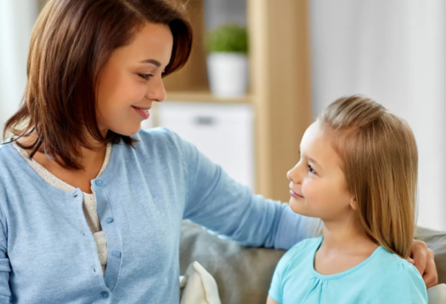 孩子脸蛋长白斑，说明肚子有蛔虫？