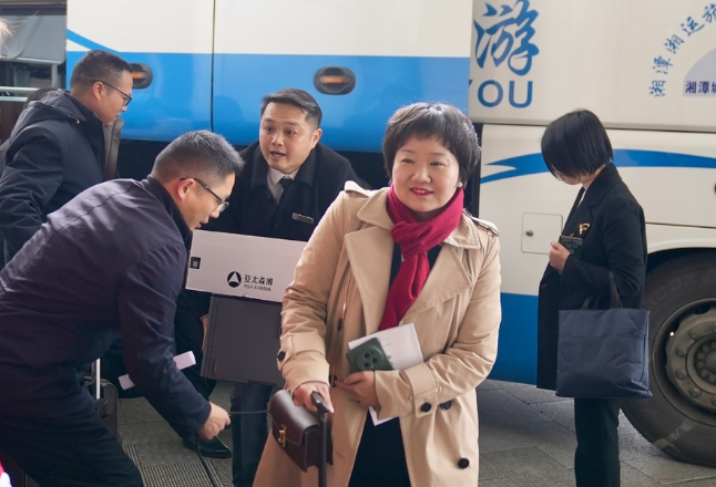 快讯丨湖南省人大代表抵长报到