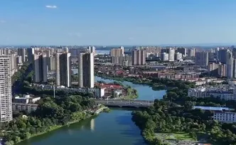 湖南常德：一水柔蓝 烟火两岸