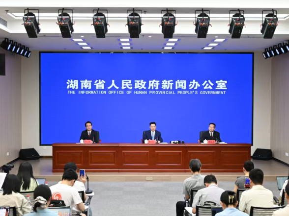 高考考生注意！智能穿戴设备、公交卡、校徽等物品勿带入考场