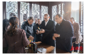 Egyptian Guests Discover New Vitality of Time-honored Brand in Xiangtan