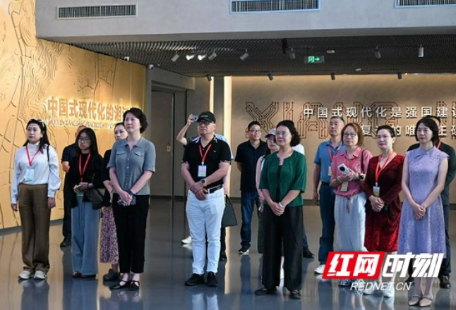 双语丨幸福湖南“圈粉”海外华媒 解锁长沙“硬核”与“创新”的双面魅力
