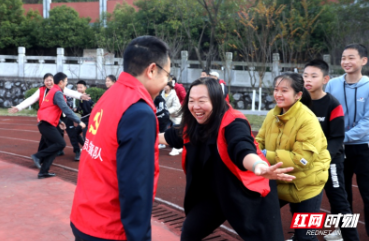 郴州联通北湖区党支部走进郴州市特殊学校开展慰问活动