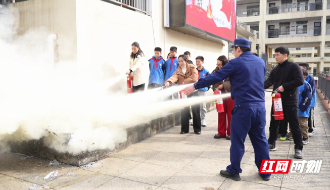 宜章县开展校园消防安全培训及应急疏散演练活动
