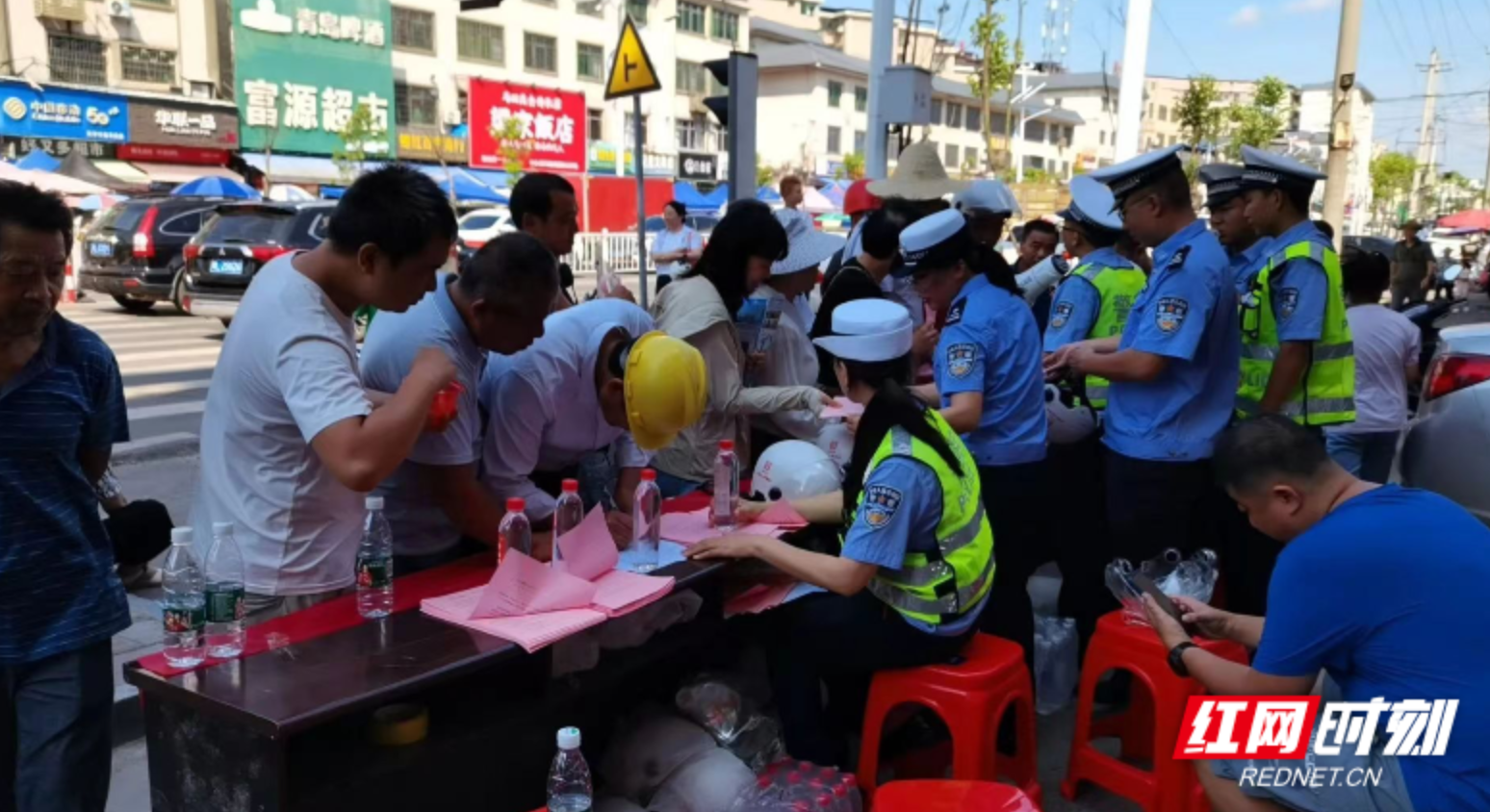 永兴县公安交警精准施策  筑牢夏季交通安全屏障
