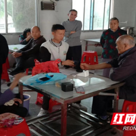 爱在重阳节 永州江永县开展志愿者爱心义诊活动
