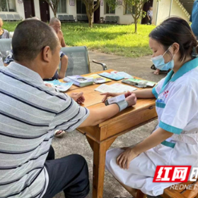 健康永州行动｜江永县为瑶乡老年人送上重阳节健康礼