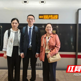列车乘客突发急症 湖南省直中医医院医护人员紧急施救