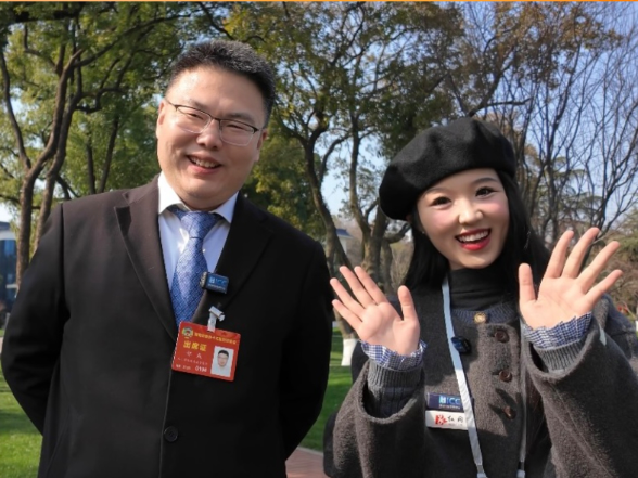 两会热“译”⑥丨湖南省政协委员郝威：以高校聚力 让未来产业加速“智慧上路”