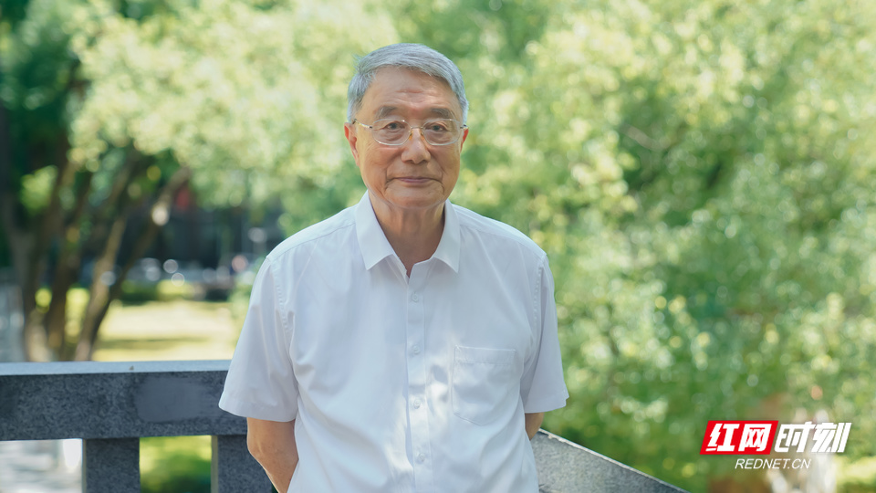 面孔何继善_6.jpg