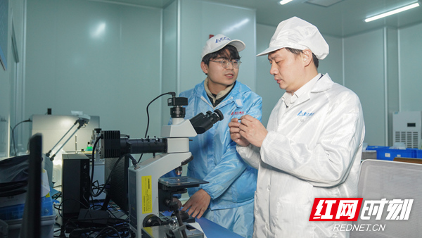 实验室.jpg 实验室.jpg