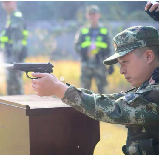 从军人到警察，边检“老班长”张茂的20余年坚守