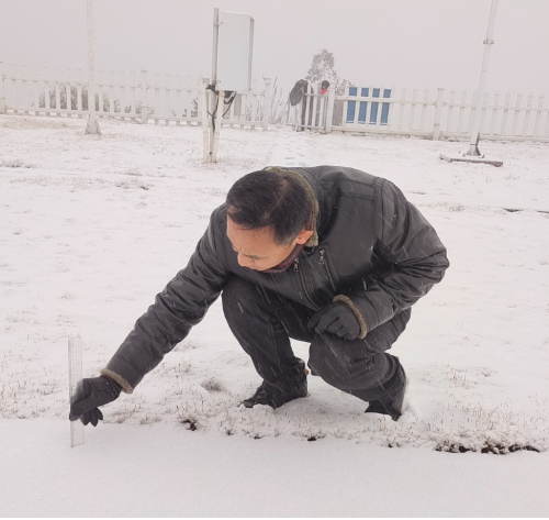 郴州气象：气象观测风雨无阻，应对冰雪彰显担当