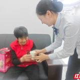 汝城工行：寒冬中的“春风”服务